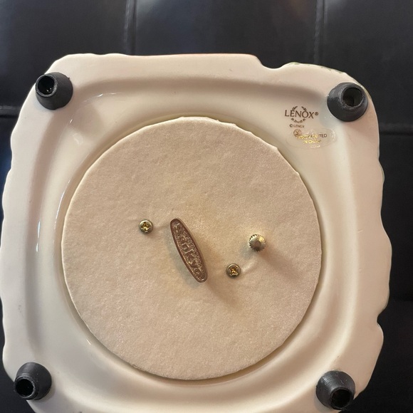 Lenox Haunted House Halloween Music Box 7 1/2" - Picture 6 of 6